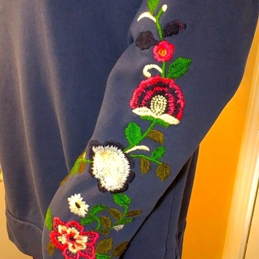 Caslon Navy Blue Pullover Sweatshirt Long Floral Embroidered Sleeves Size S NWOT - Picture 7 of 12